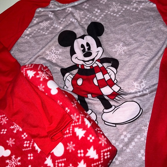 Disney Winter Woman PJ Set Christmas/Holiday Minnie Mouse Size L/XL - Picture 7 of 11